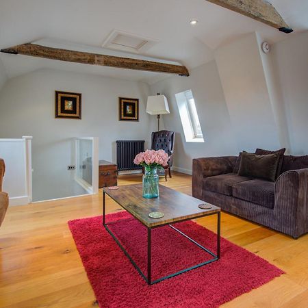 Stylish Townhouse, Work Desk, Fast Wi-Fi, Sleeps 6 Stamford Exterior photo