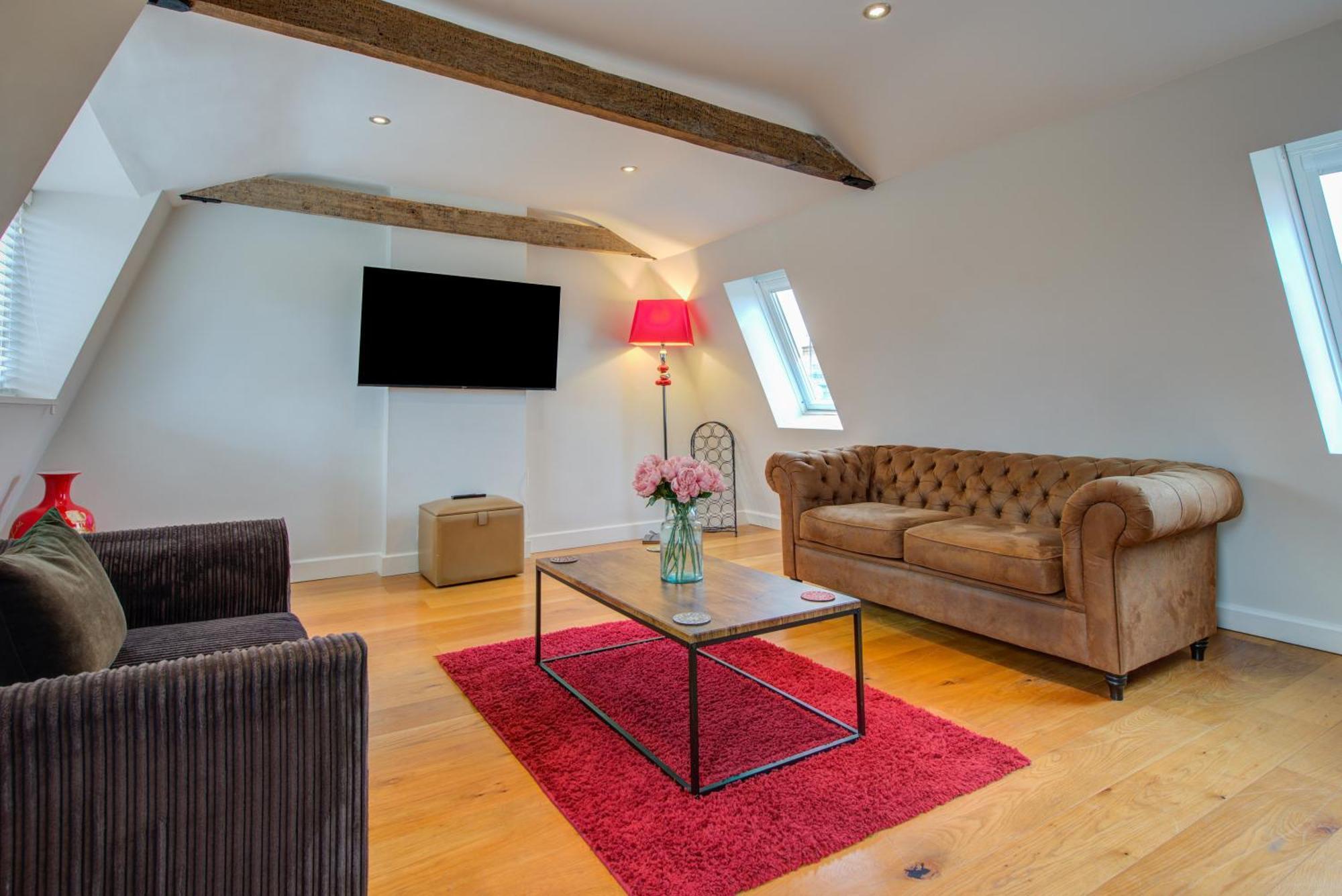 Spacious 2-Bed Home - Exposed Beams & Fast Internet Included Stamford Exterior photo
