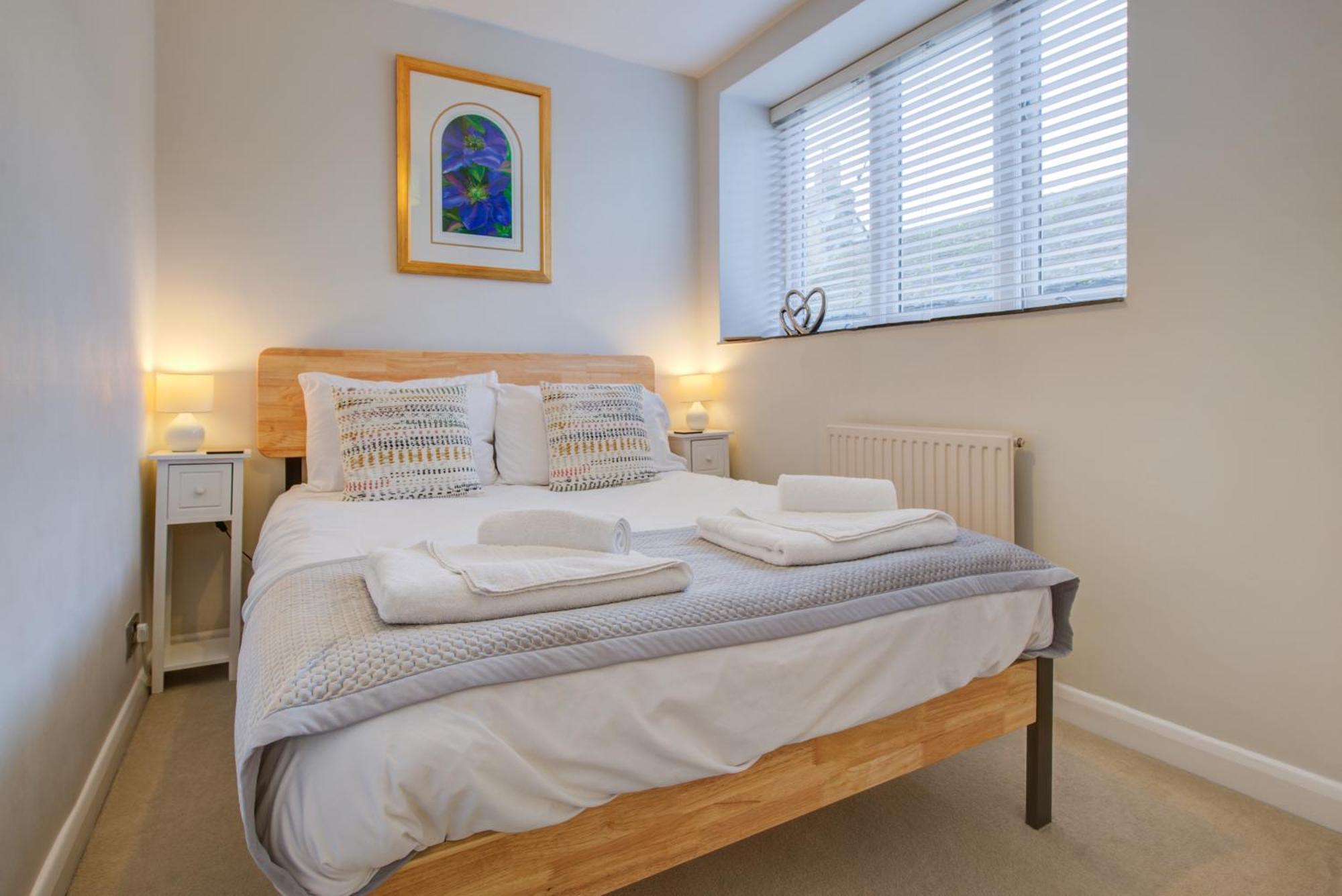 Spacious 2-Bed Home - Exposed Beams & Fast Internet Included Stamford Exterior photo
